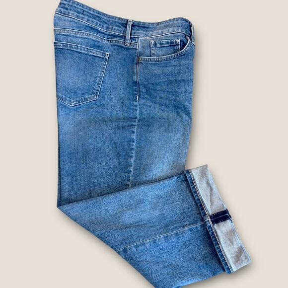 NYDJ Marilyn Straight Crop Cuffed Blue Washed Jeans Lift Tuck Stretchy Size 18 - Picture 4 of 11